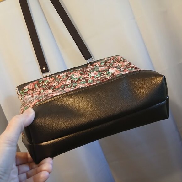 New Travel Sling Crossbody Brown Bronze Pebbled faux leather Pink Western Roses - Picture 7 of 12